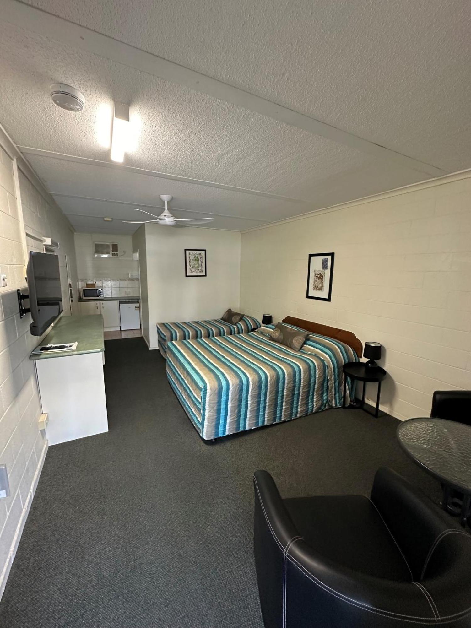 The Silver Bream Motel & Self Contained Units Mallacoota Exterior photo